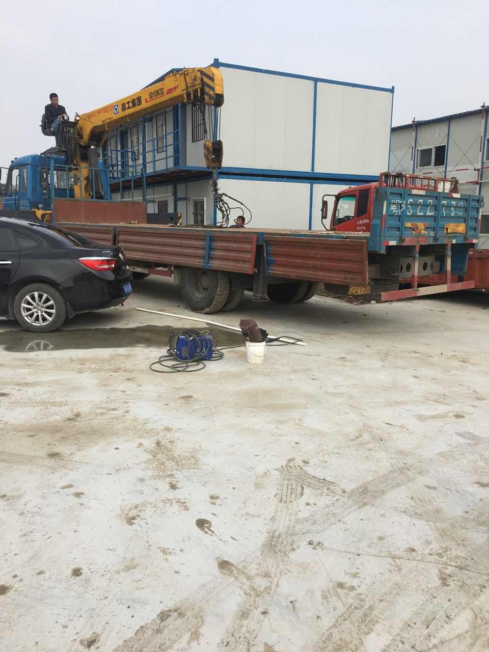 住人集裝箱安裝現場 住人集裝箱安裝現場